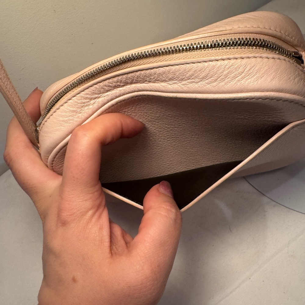Balenciaga Pink Crossbody Bag with Minimalist Design - Picture 8 of 11